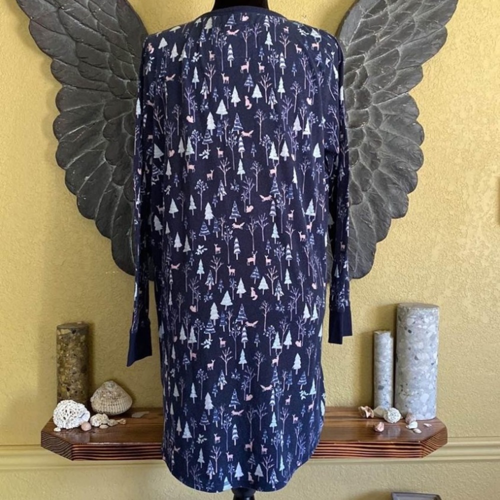Denver Hayes Oversized Winter Pictured Sleepwear Gown - Picture 5 of 8